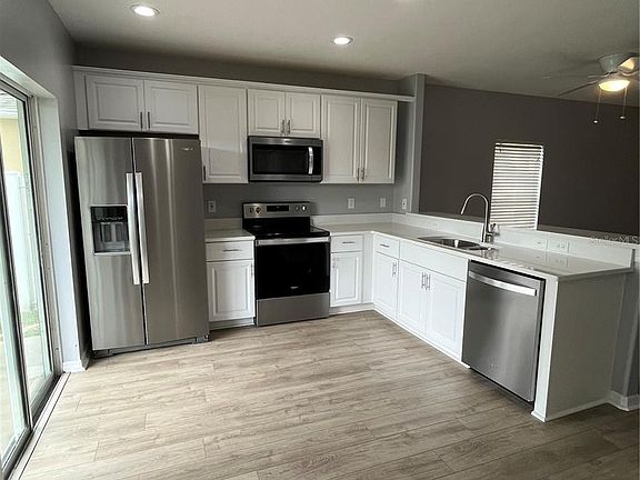 4th image of 946 Seminole Sky Dr
