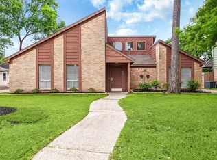 5618 Enchanted Timbers Dr, Humble, TX 77346