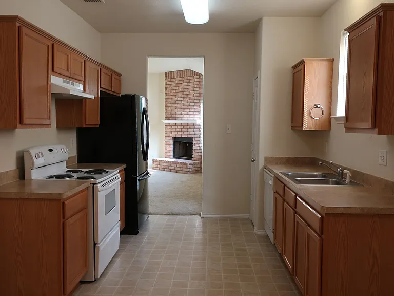 341 Placid Mdw — Photo 5