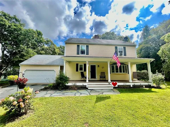 49 Captains Cir, Tiverton, RI 02878