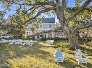 600 N Beach Blvd, Bay Saint Louis, MS 39520