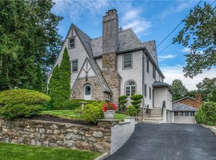 123 Harding Dr, New Rochelle, NY 10801