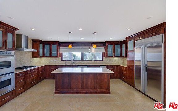 4th image of 1874 Sunset Plaza Dr