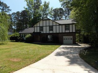1105 Askham Dr, Cary, NC 27511