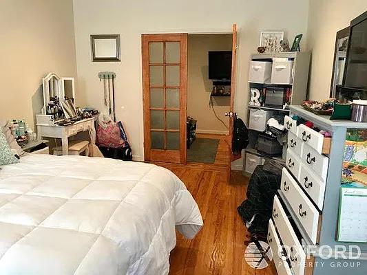 Rented by Oxford Property Group | media 7