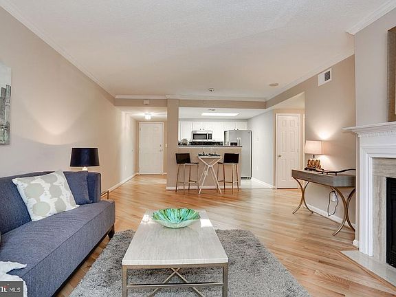 5th image of 3835 9th St N APT 102W