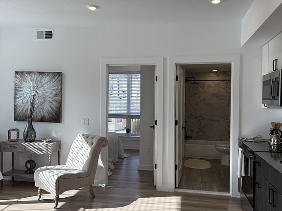 3rd image of 2112 N Front St #403