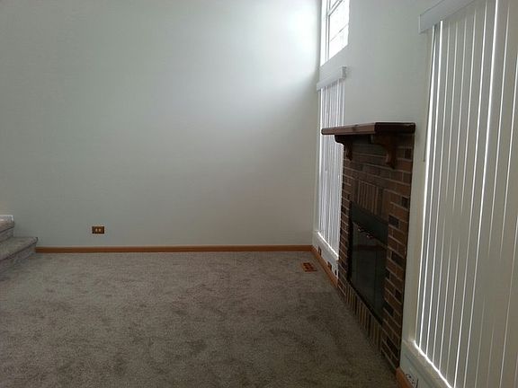 4th image of 847 Newbury Ct