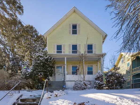 207 Hamilton St, Southbridge, MA 01550
