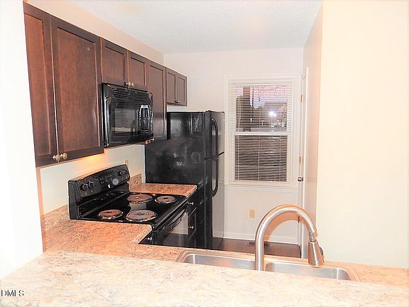 5th image of 1319 Wall Rd