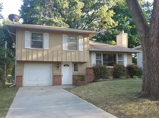 6901 NW 77th Ter, Kansas City, MO 64152