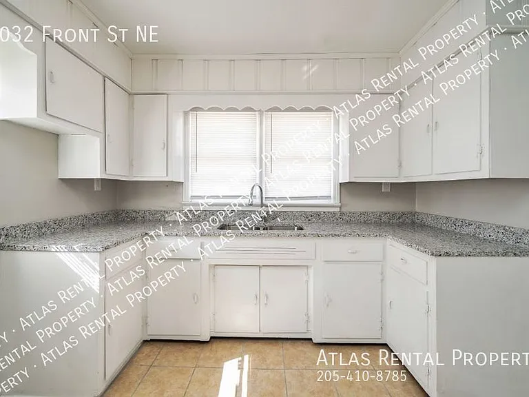 2032 Front St NE — Photo 17