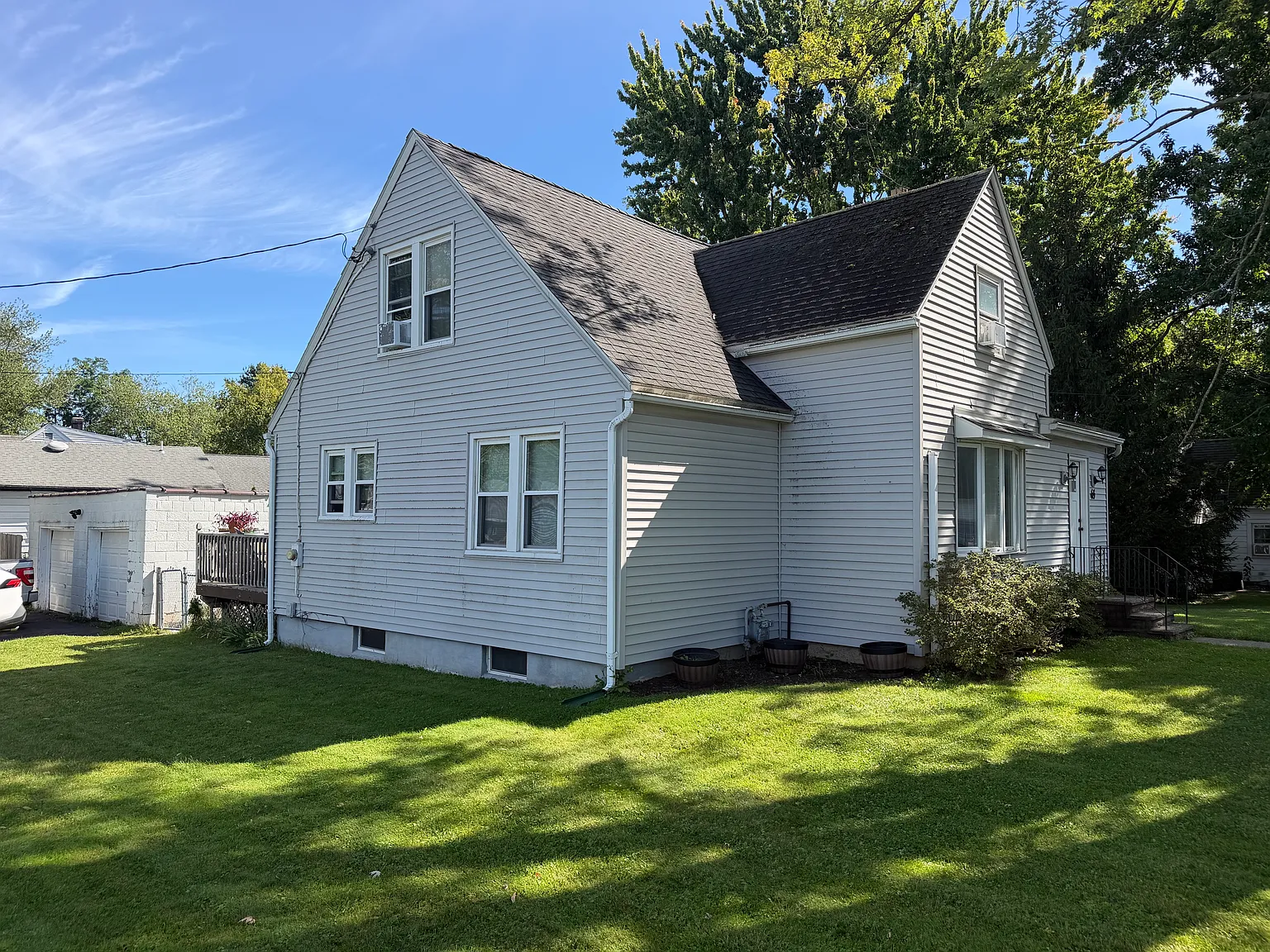 4 bed, 1500 sqft, $3,000 — Photo 1