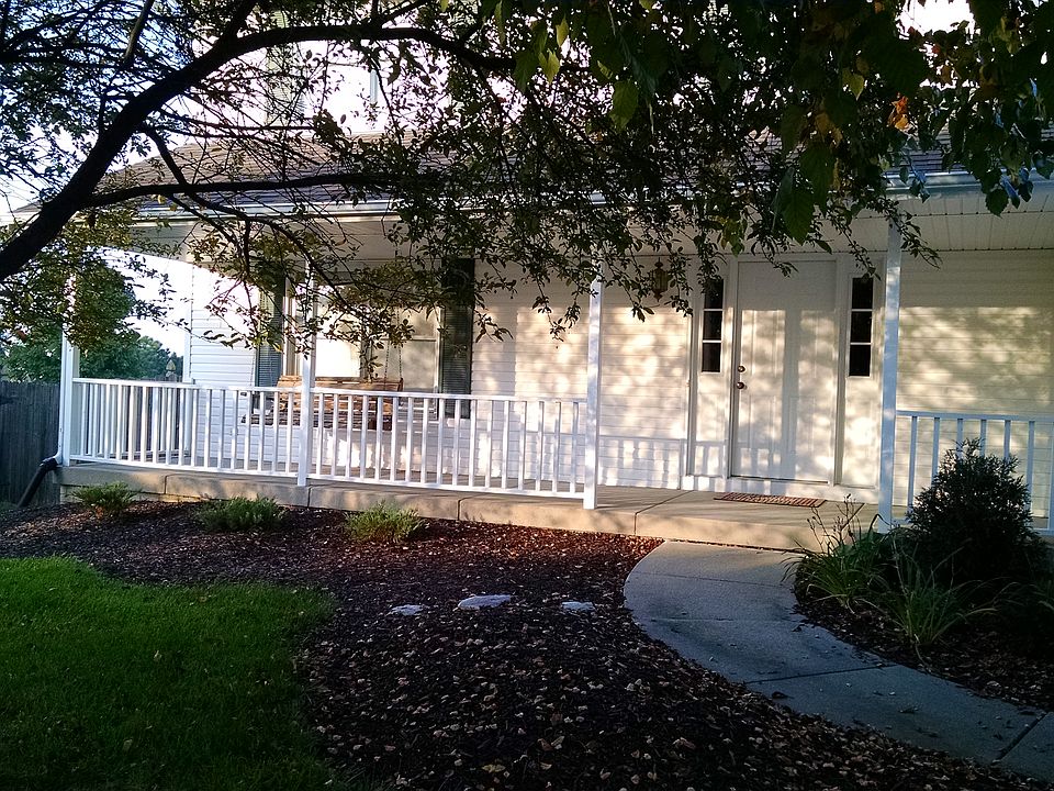 1st image of 54 Rose Ct W