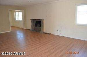 4th image of 2328 E Paradise Ln