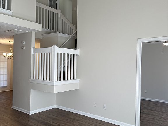 4th image of 7563 Petrea Ln