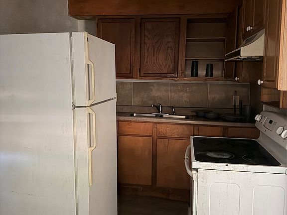 3rd image of 2738 Lawrence St