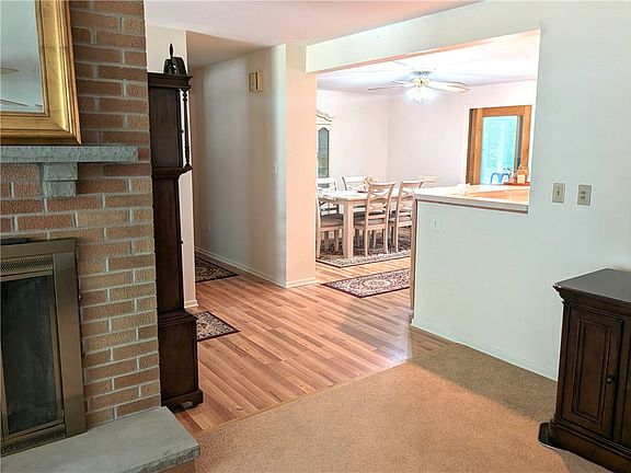 5th image of 28 Kingswood Dr