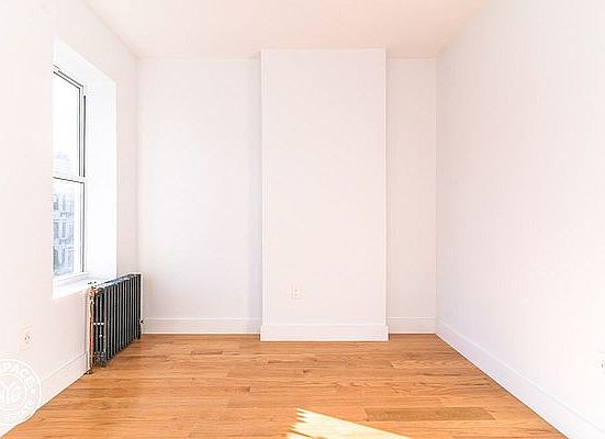 5th image of 1969 Pacific St #5