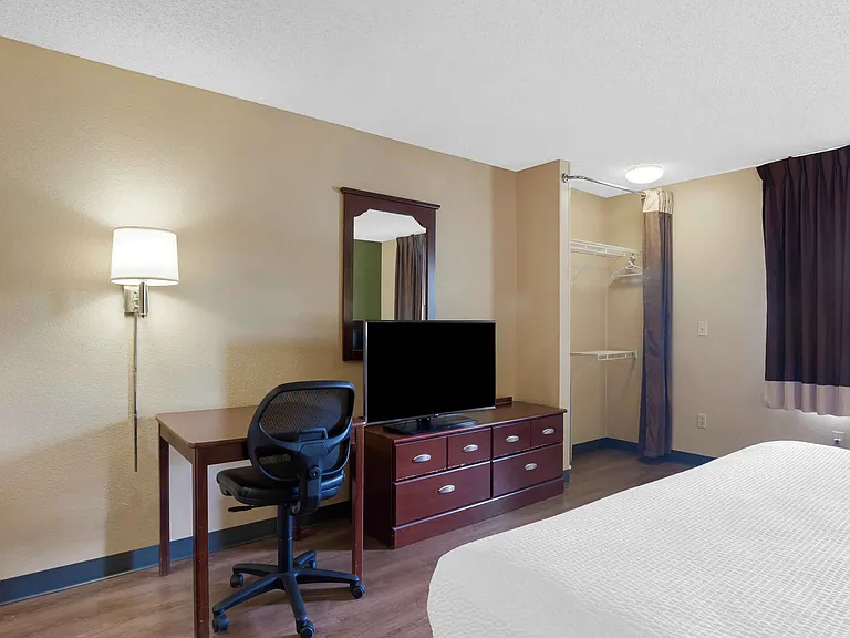1 Bedroom Suite - 2 Full Beds