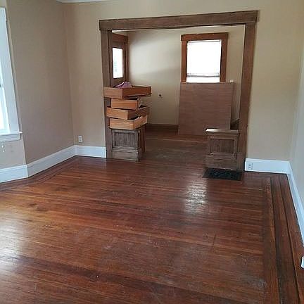 2nd image of 1561 Wyandotte Ave
