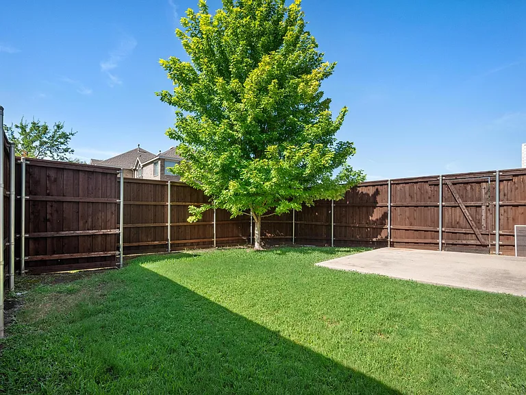 4617 Kingsway Ln — Photo 17
