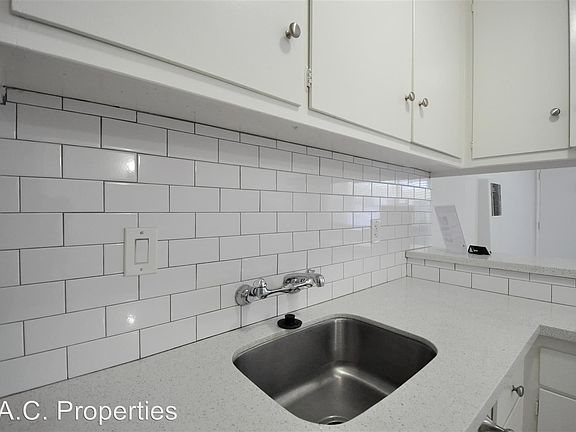5th image of 10645 Valley Spring Ln APT 4