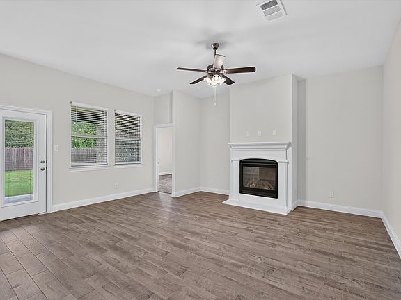 4th image of 4217 Long Dr