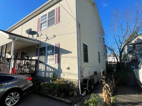 29B Hazelhurst St #B, New Brunswick, NJ 08901