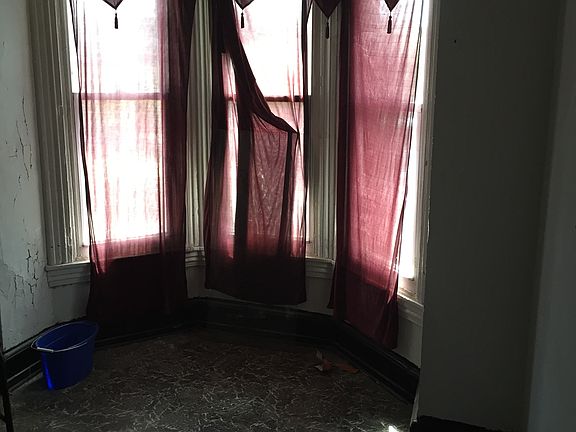 bay windows in living room