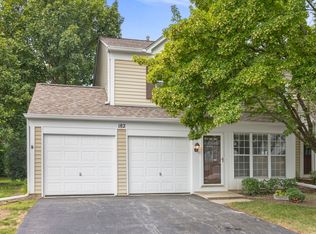182 Half Moon Cir, Aurora, IL 60504