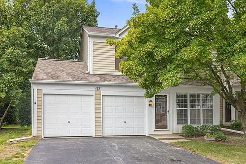 182 Half Moon Cir Photo 1