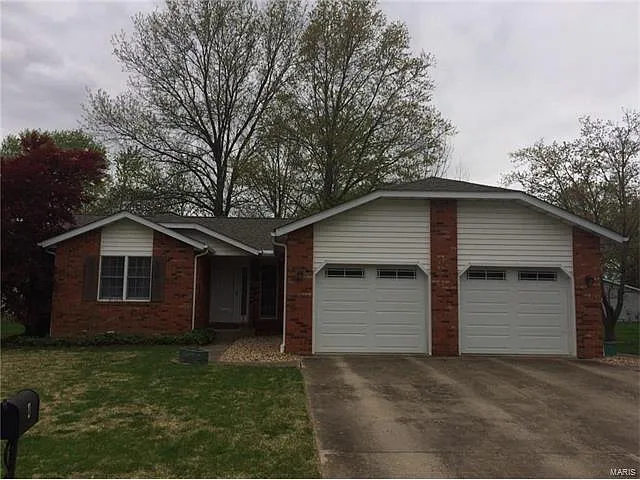 4 Petite Ct photo 1
