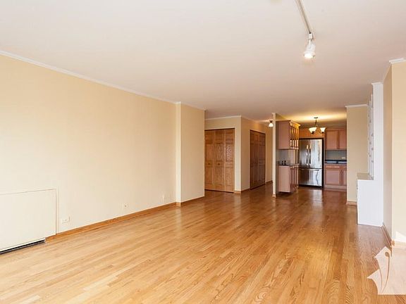 3rd image of 1640 N Wells St #3208