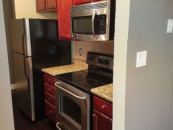 2nd image of 15593 Horseshoe Ln #593
