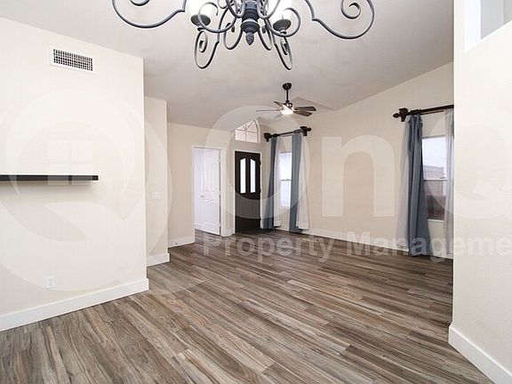 5th image of 3131 W Baylor Ln