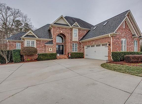 2nd image of 3008 Laurie Ct
