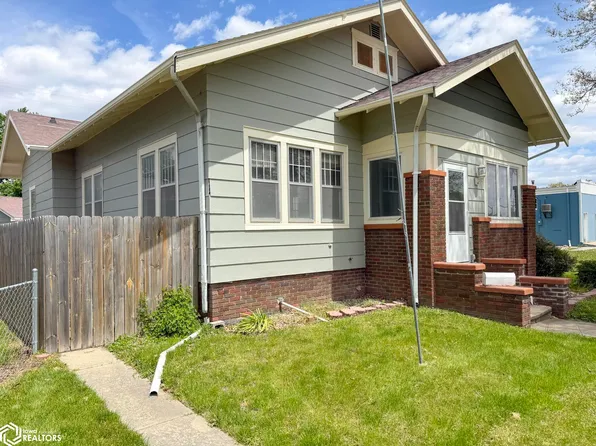 207 W Coolbaugh St, Red Oak, IA 51566
