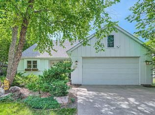 19330 Vine Ridge Rd, Shorewood, MN 55331