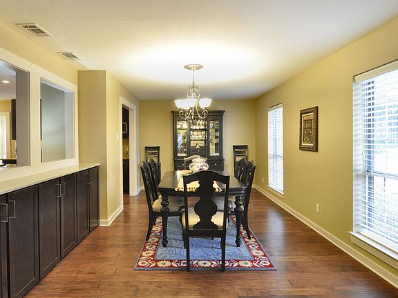 4th image of 2714 Forest Grove Dr