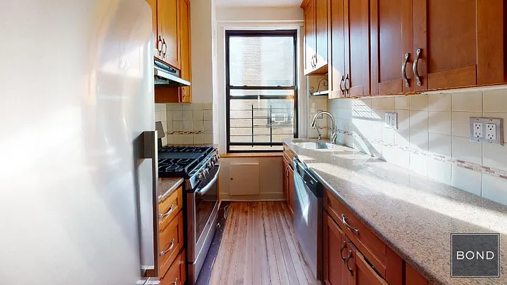 Rented by Bond New York | media 40