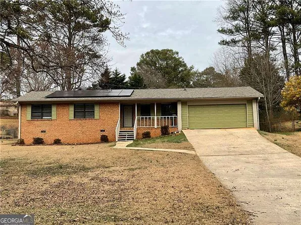 4677 Cresant Ln, Douglasville, GA 30135