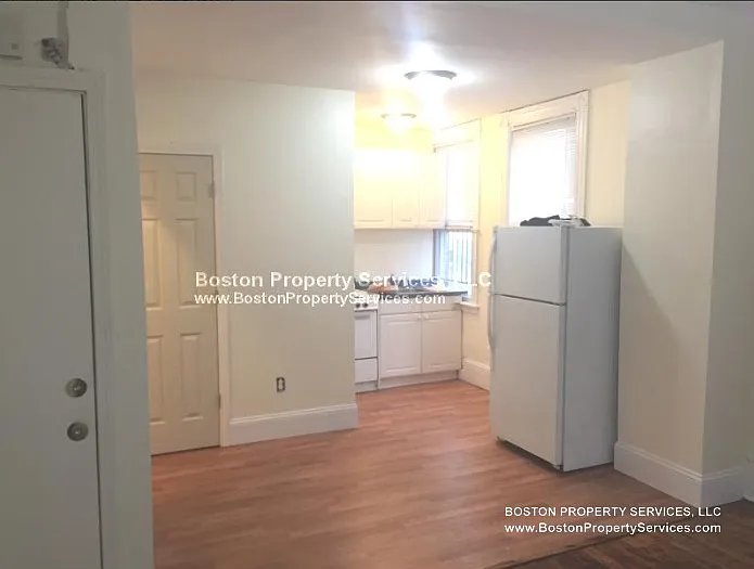 6 Shepherd Ave #1 — Photo 2