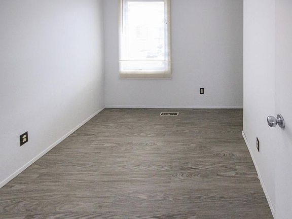 5th image of 65 Lafayette Blvd W #5