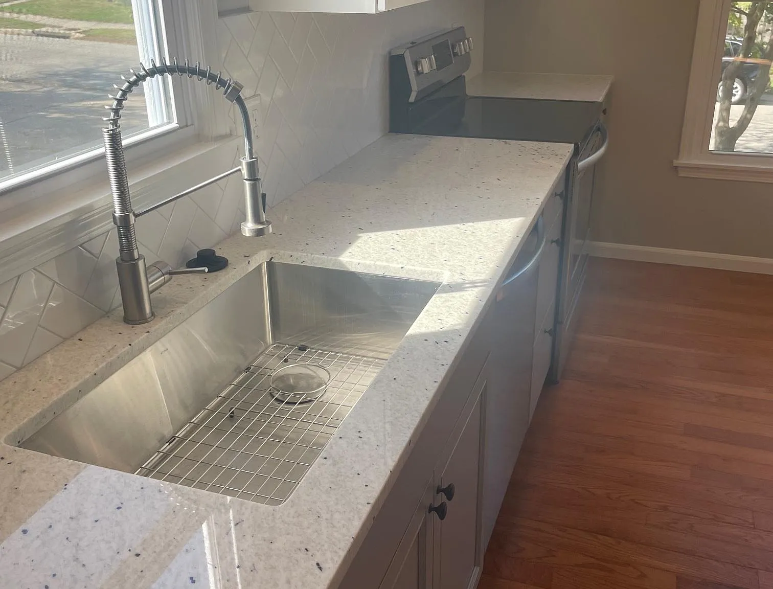 3 bed, 1350 sqft, $2,150 — Photo 3