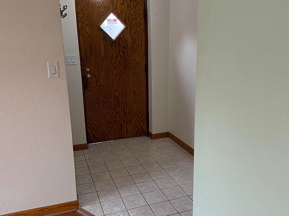 2nd image of 601 3rd Ave S