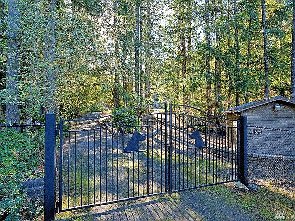 2nd image of 5898 Kings End Pl SE