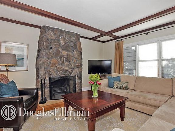3rd image of 699 William St