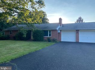 229 Schoolhouse Rd, Sellersville, PA 18960