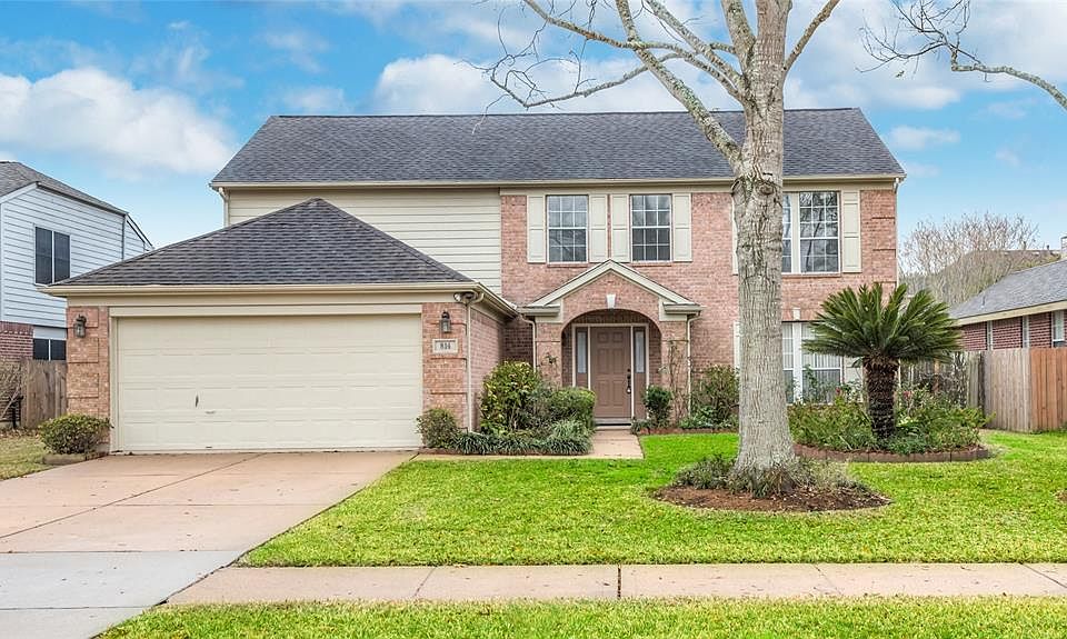 1st image of 814 Coral Tree Pl